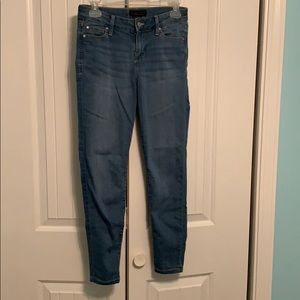Mid rise ankle skinny jeans